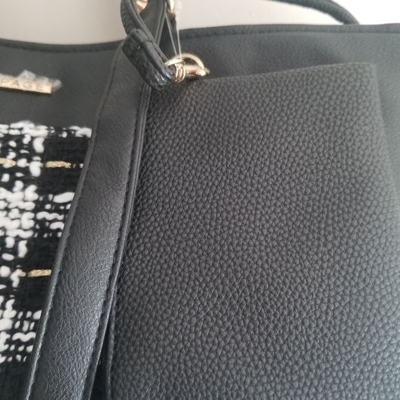 Rampage shoulder Bag - Picture 4 of 7